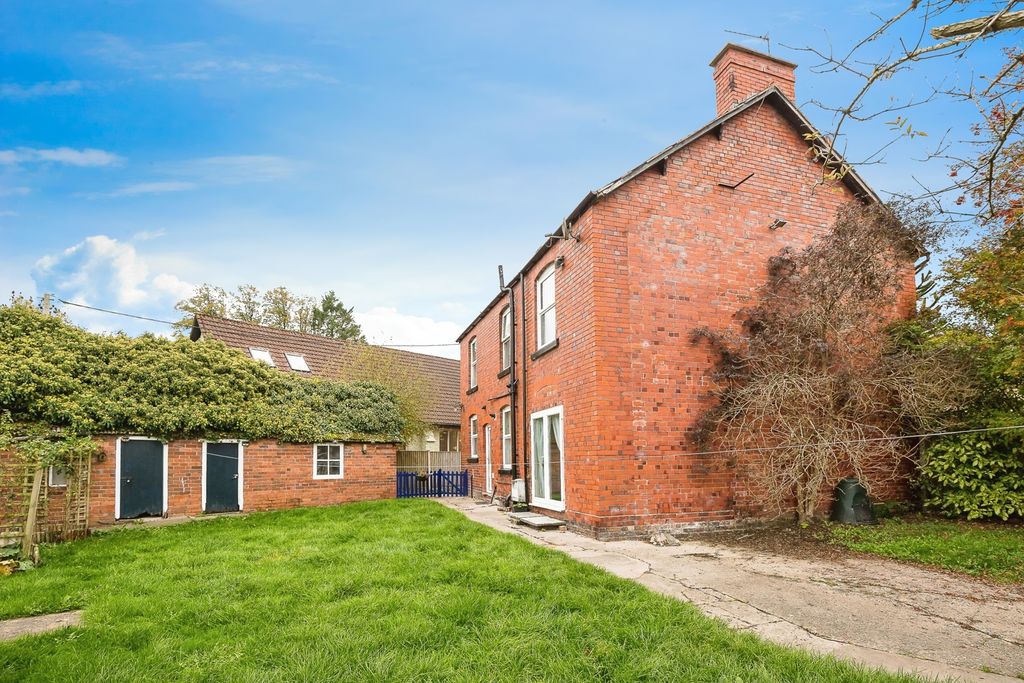 Property photo 2 of 23 Rear Garden