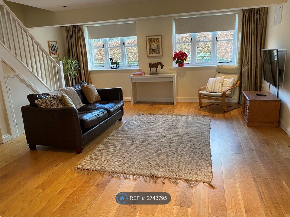 Property photo 2 of 16 Lounge