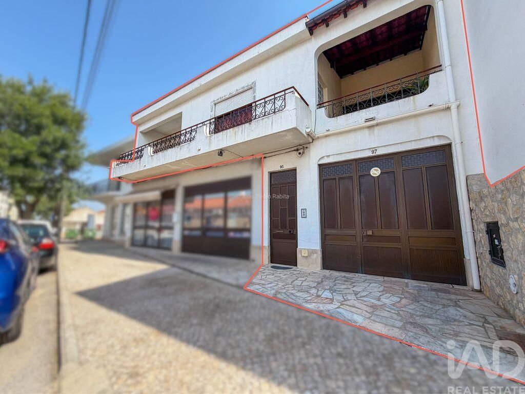 Property photo 1 of 32