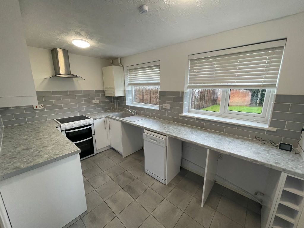 Property photo 3 of 9 Kitchen