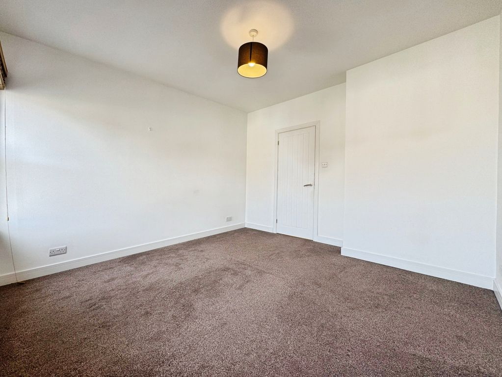 Property photo 3 of 9 Pbox-Img.Jpg