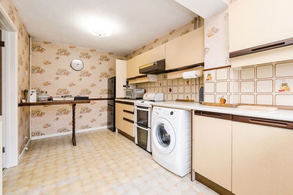 Property photo 3 of 17 Pbox-Img.Jpg