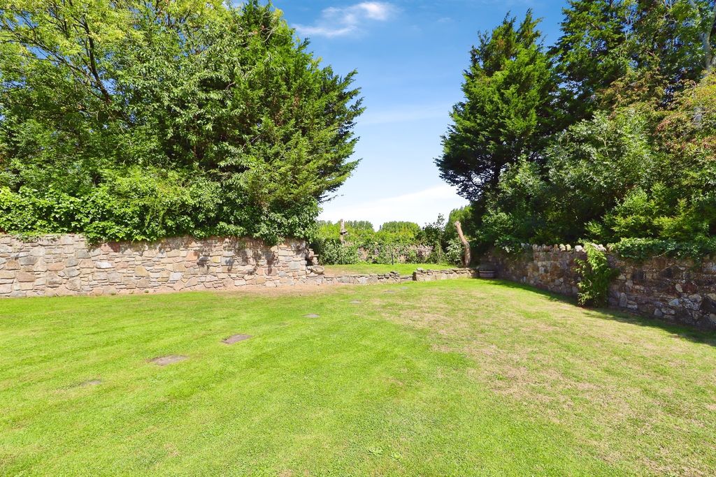 Property photo 3 of 32