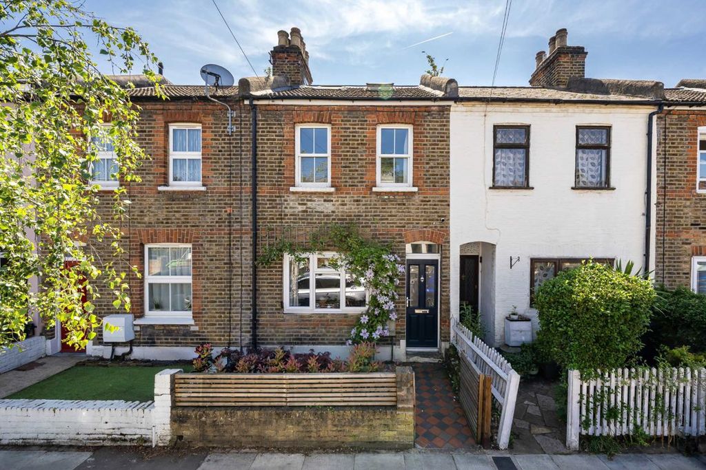 Property photo 1 of 8