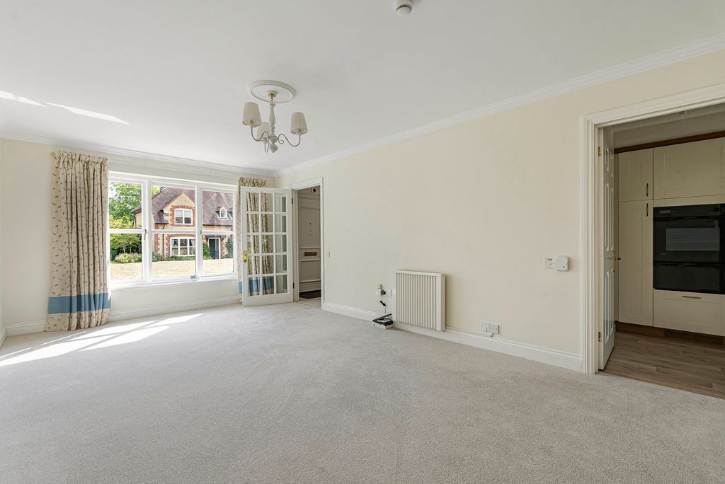 Property photo 3 of 20 Sitting Room