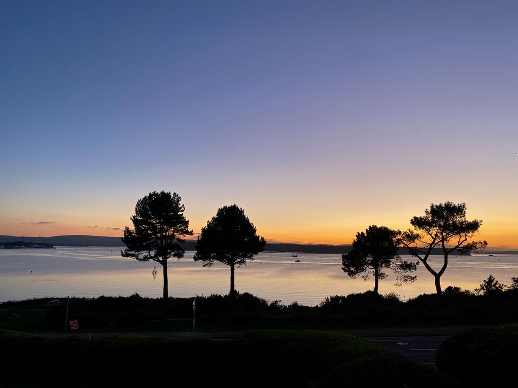 Property photo 2 of 30