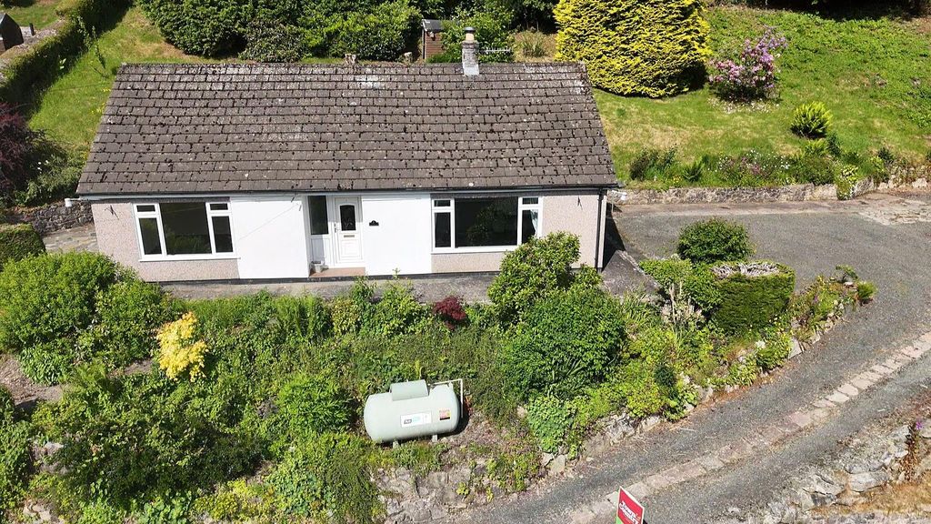 Property photo 1 of 18 Accommodation Comprises
