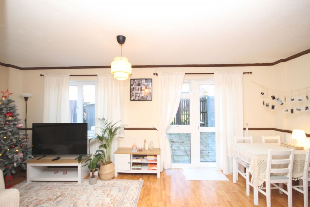 Property photo 3 of 10 Gallery