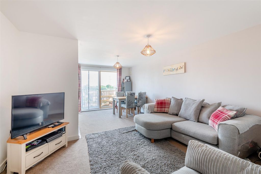 Property photo 2 of 12 8656197-Interior06.Jpg