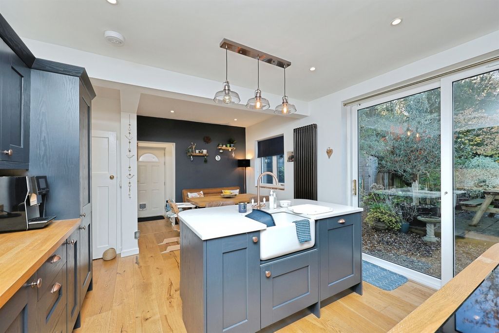 Property photo 2 of 26