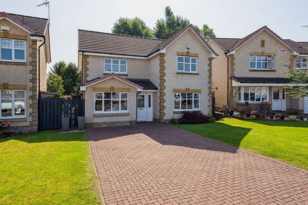 Property photo 1 of 32
