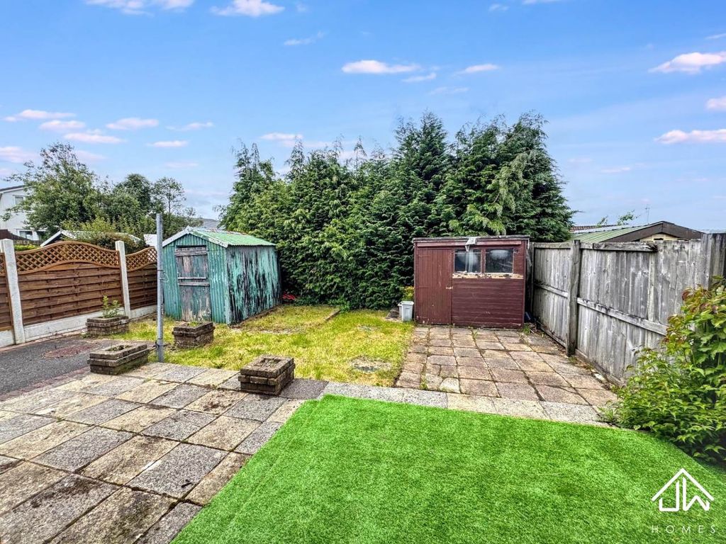 Property photo 3 of 10 Rear Garden 1