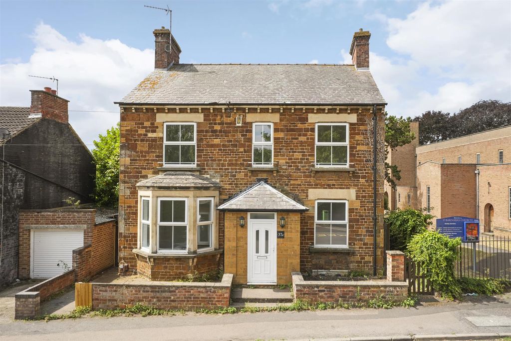 Property photo 1 of 32