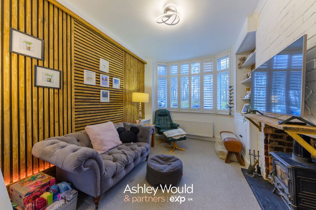 Property photo 2 of 23