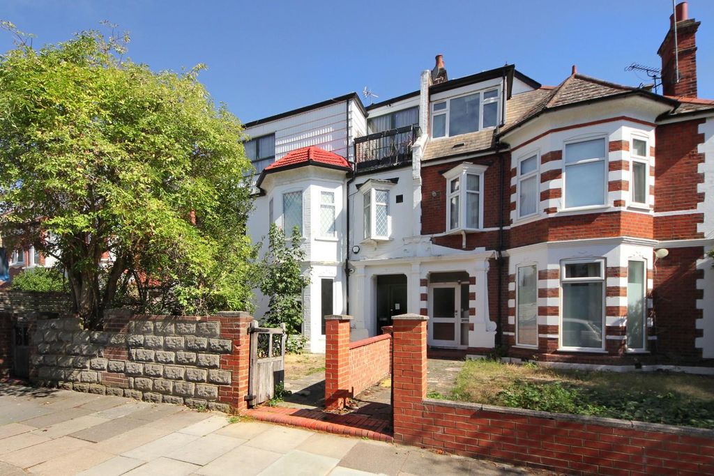 Property photo 1 of 8