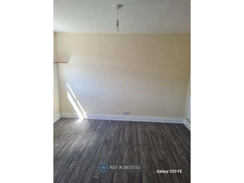 Property photo 1 of 7 Bedroom