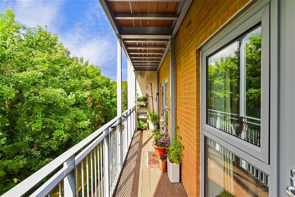 Property photo 1 of 9 Balcony