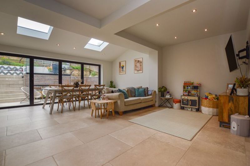 Property photo 3 of 31 Photo 48