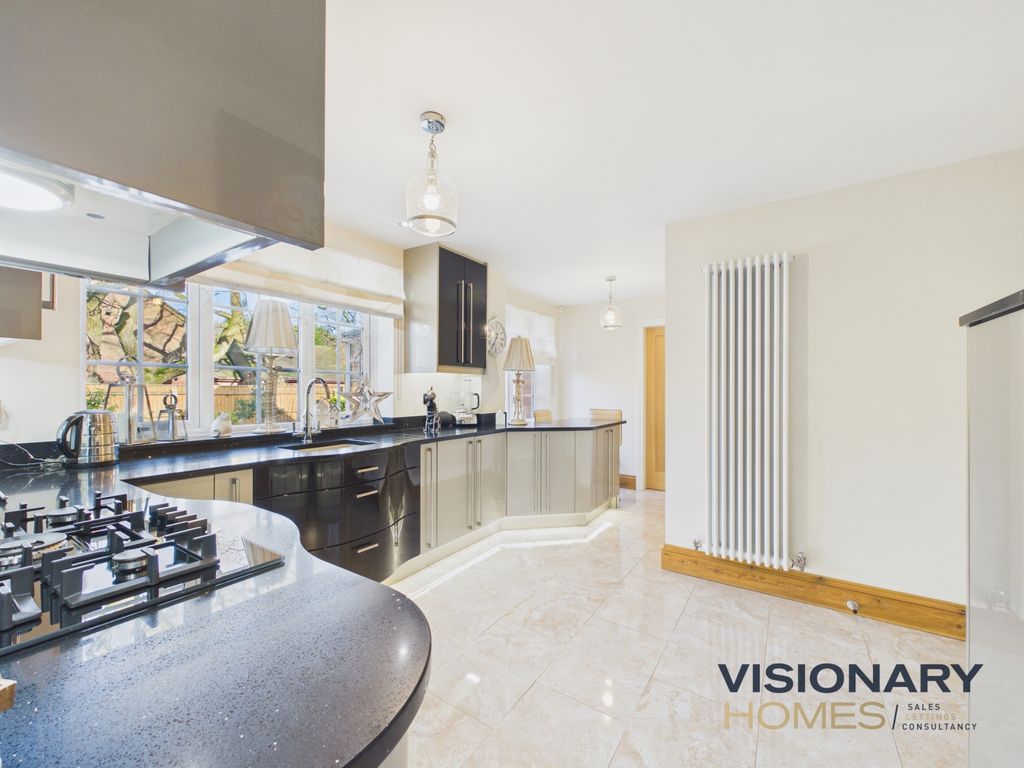 Property photo 1 of 18 Kitchen