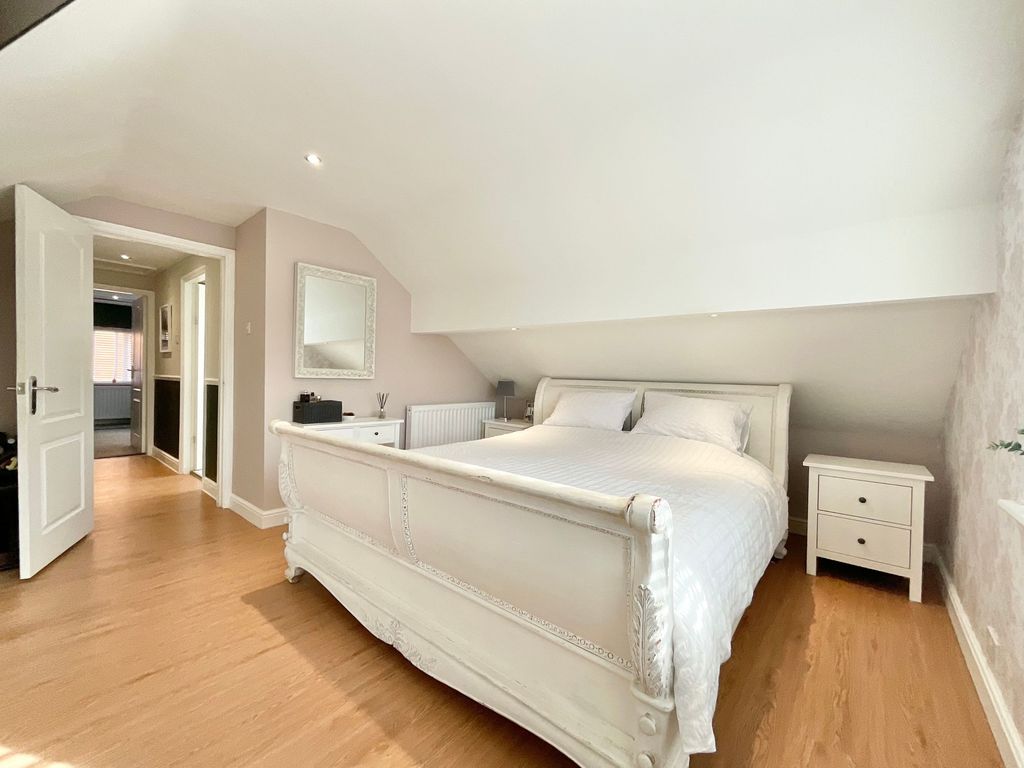 Property photo 3 of 27