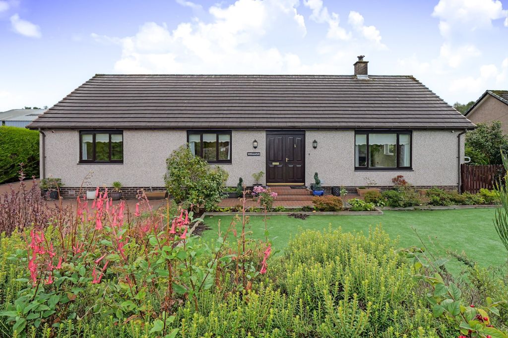 Property photo 2 of 49