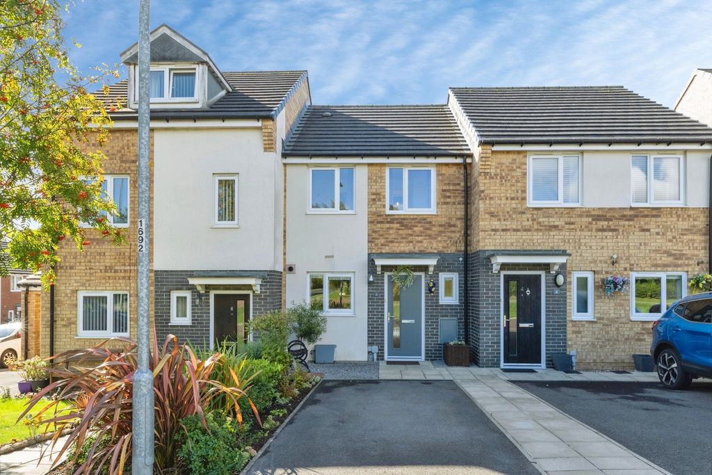 Property photo 1 of 17 Pbox-Img.Jpg