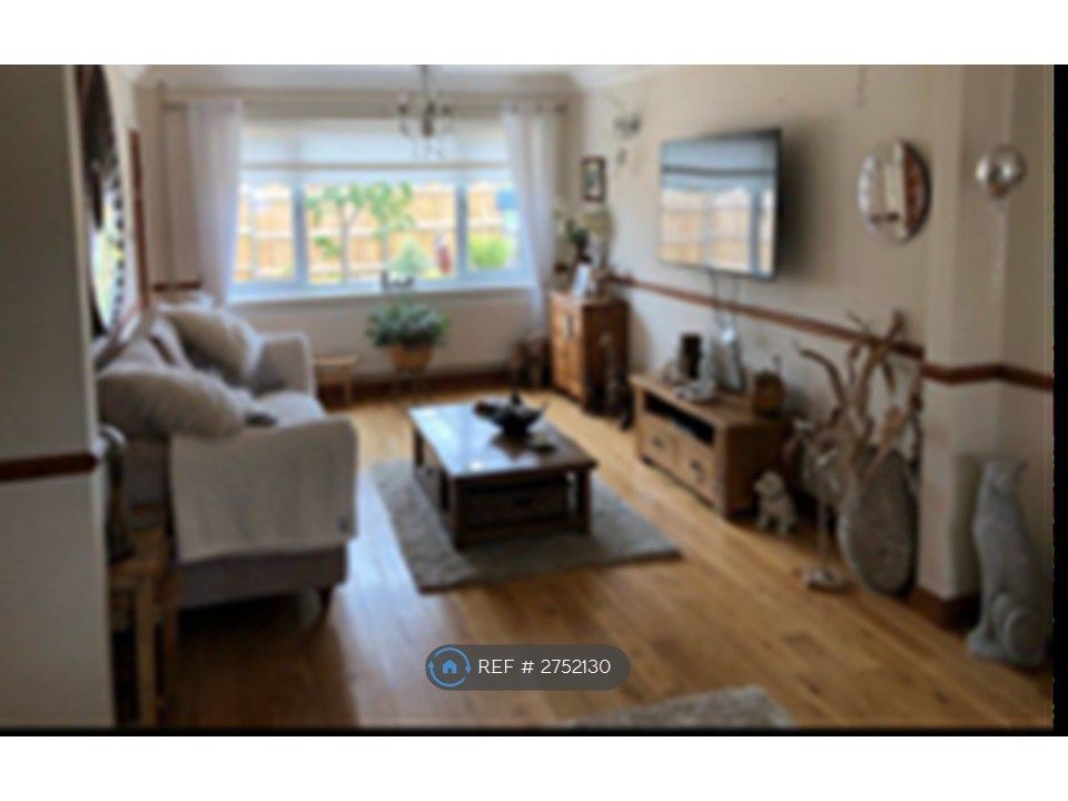 Property photo 2 of 9 Living Room Lounge