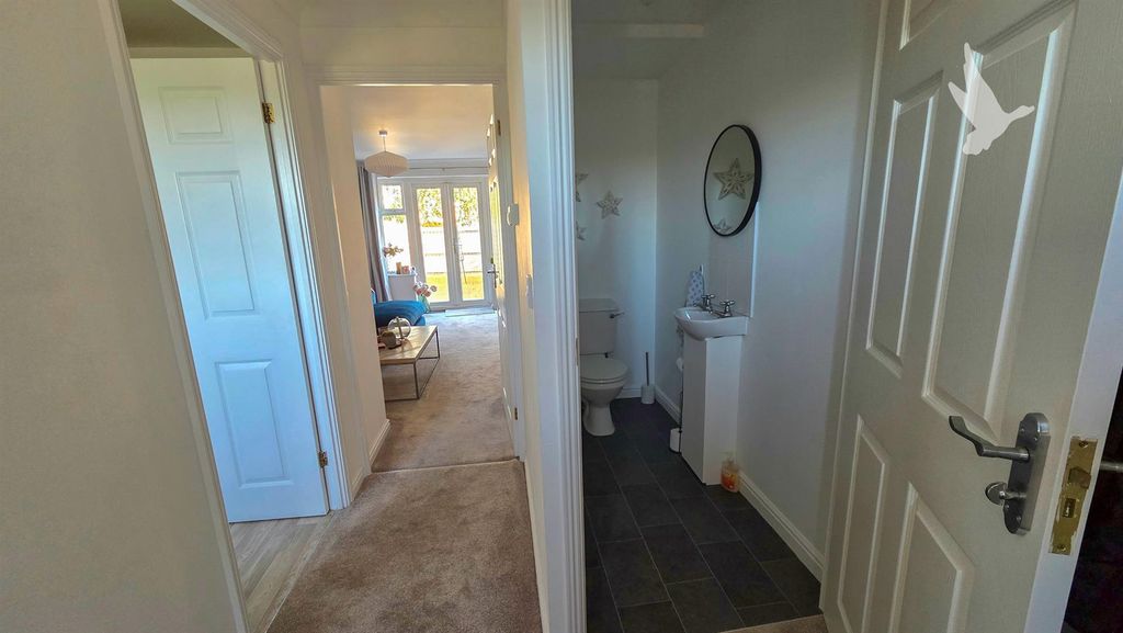 Property photo 2 of 16 45176.Jpg