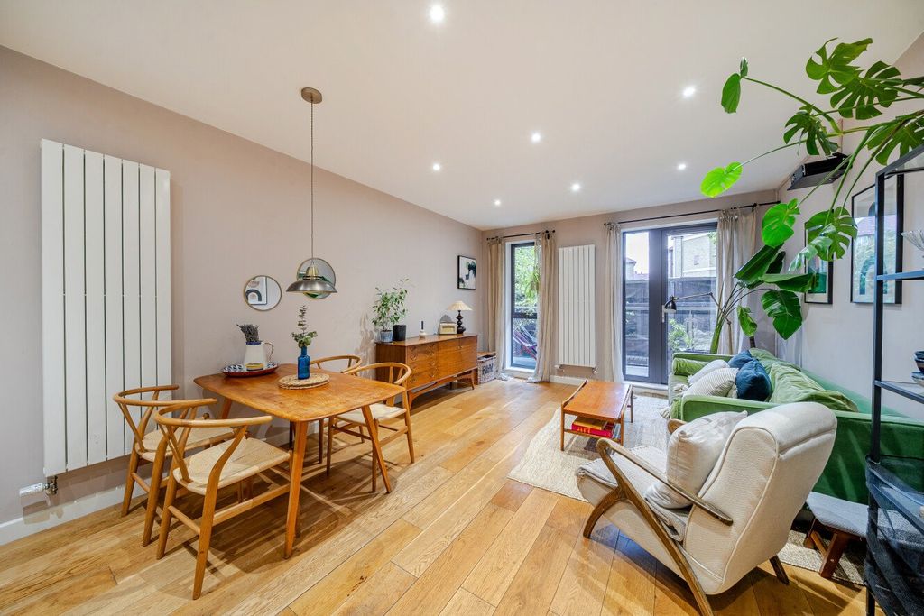 Property photo 1 of 19 Picture No. 05