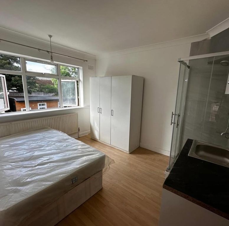 Property photo 1 of 3