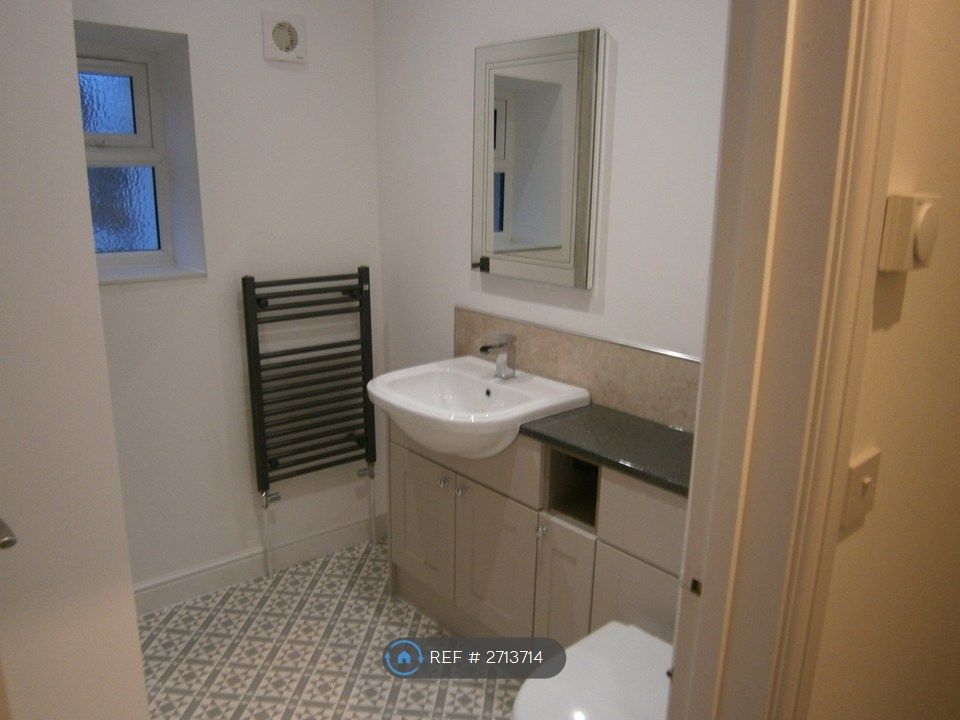 Property photo 2 of 6 Bathroom
