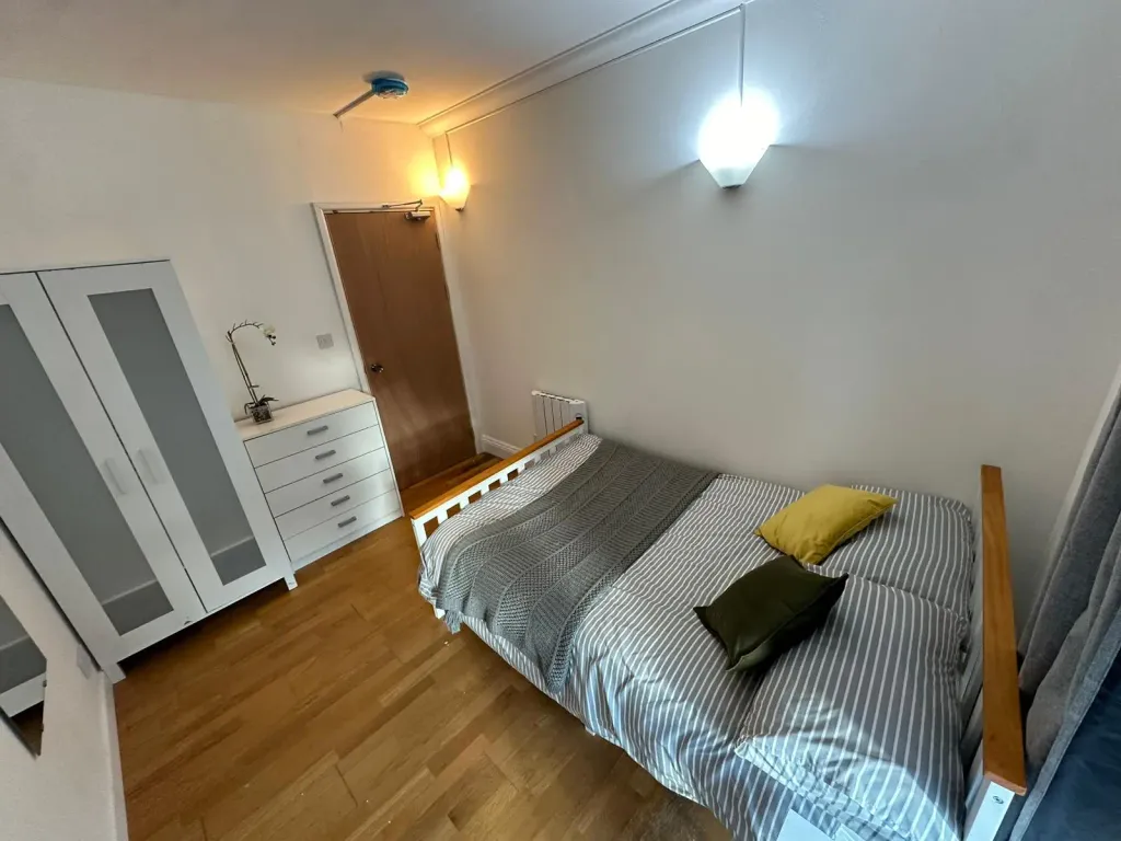 Property photo 2 of 6