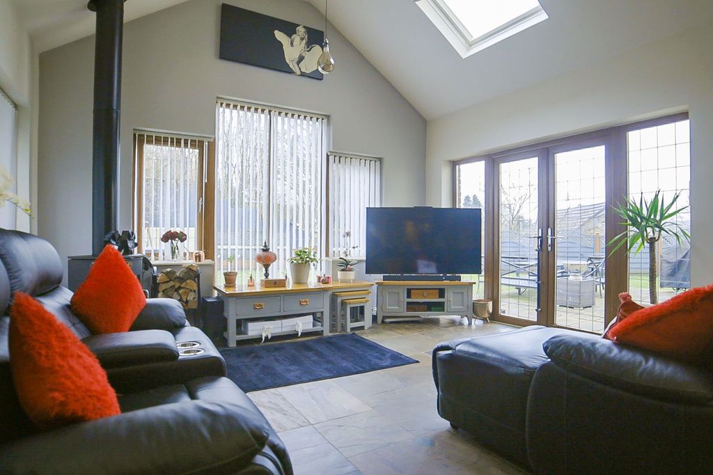 Property photo 1 of 37