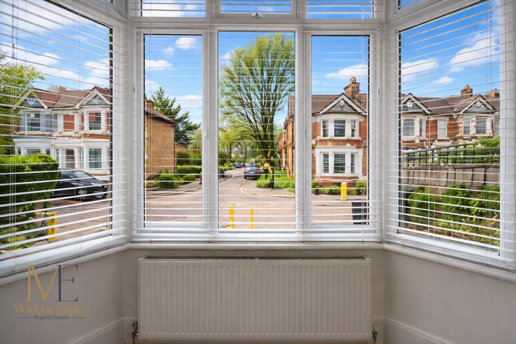 Property photo 3 of 16 Bay Window