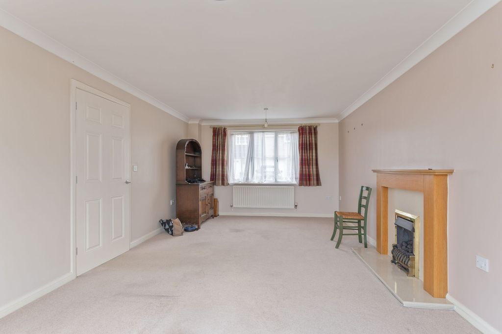 Property photo 3 of 25