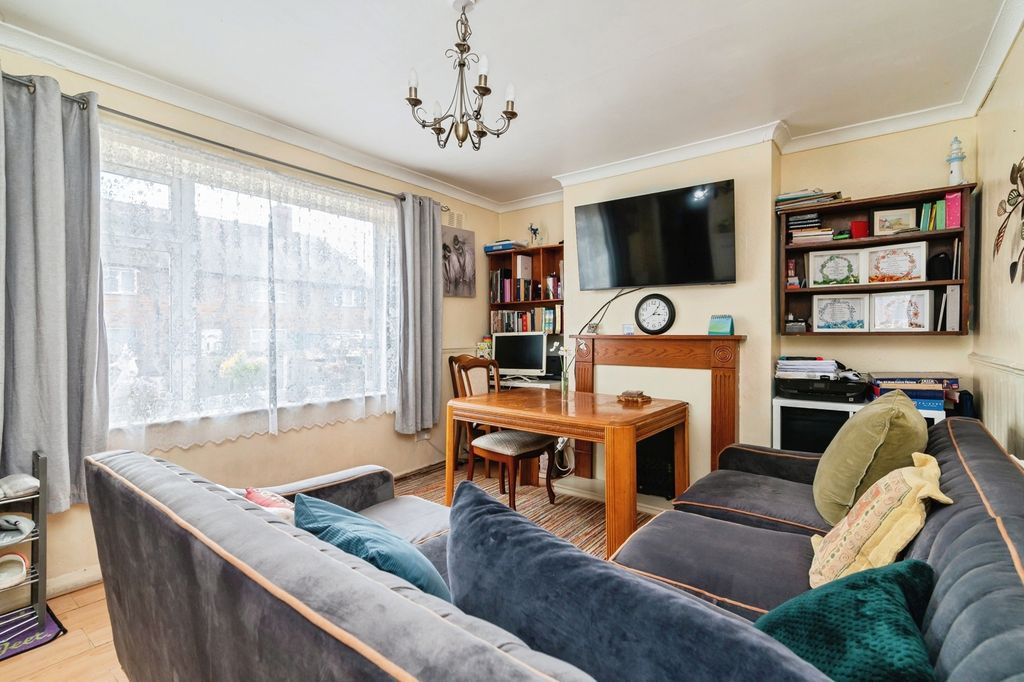 Property photo 2 of 16 Pbox-Img.Jpg