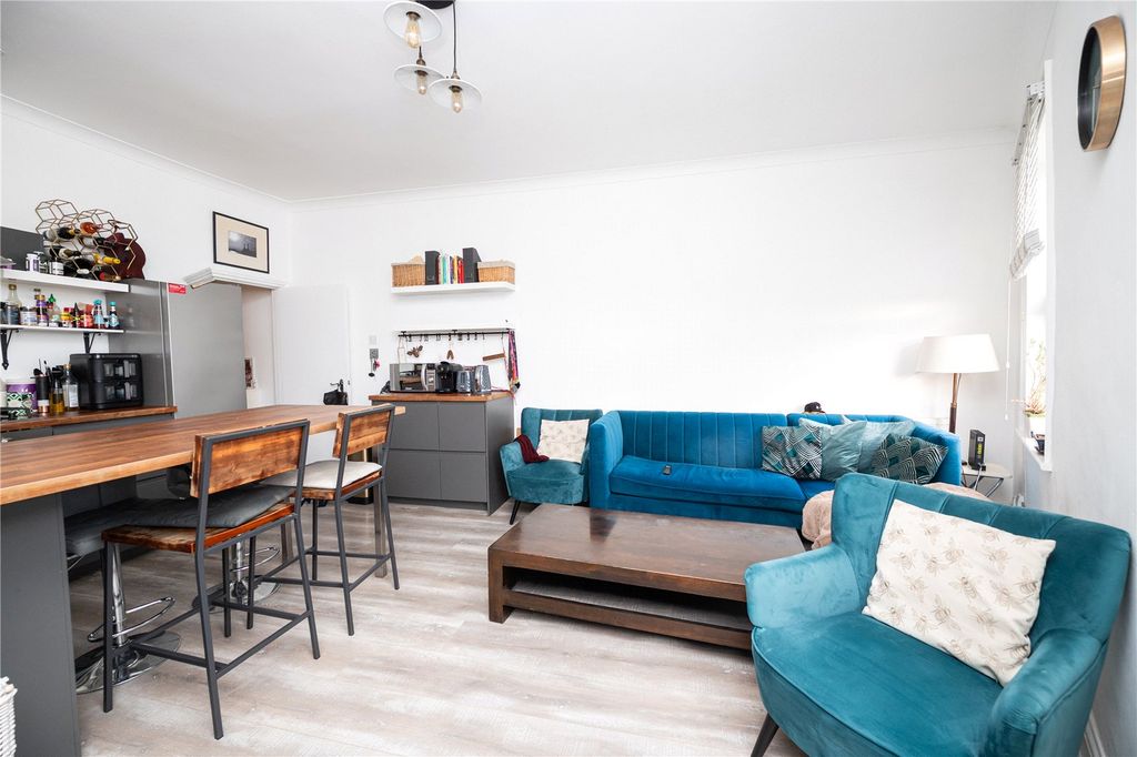 Property photo 2 of 16 Picture No. 4