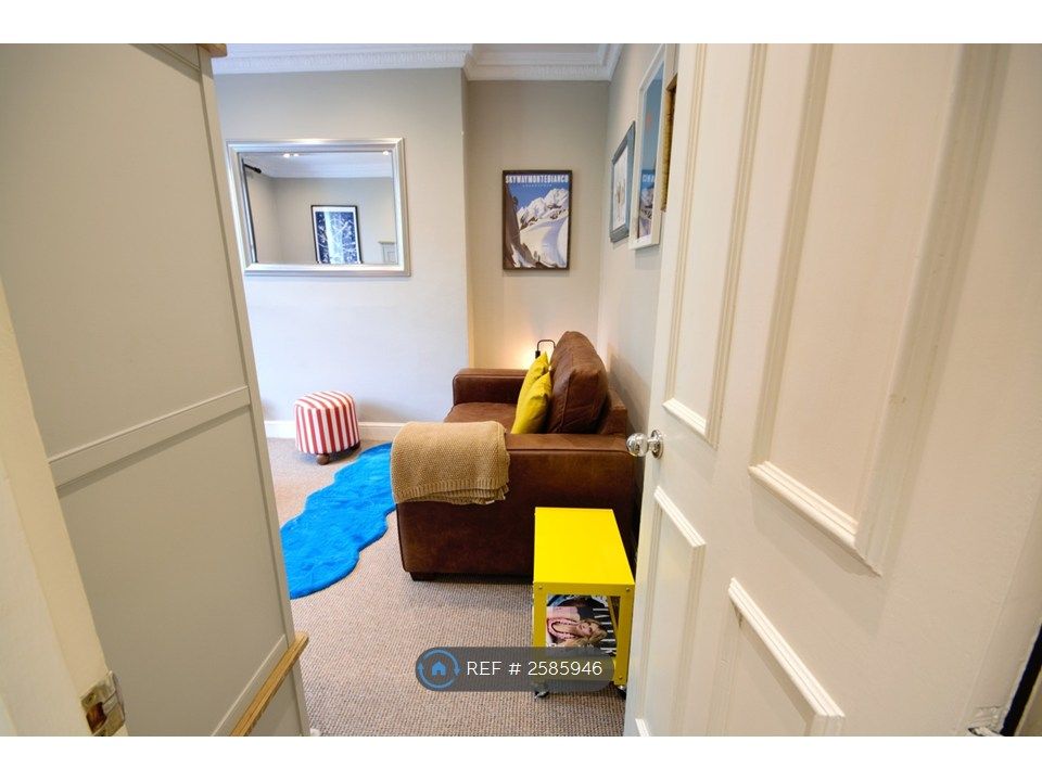 Property photo 1 of 29 Lounge