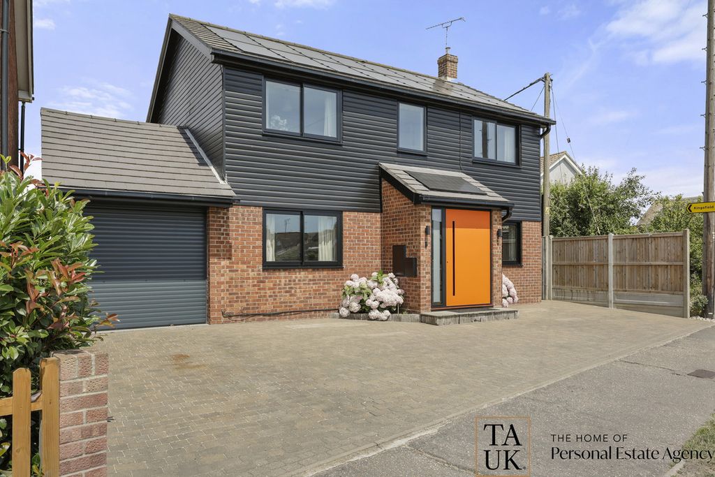 Property photo 1 of 32