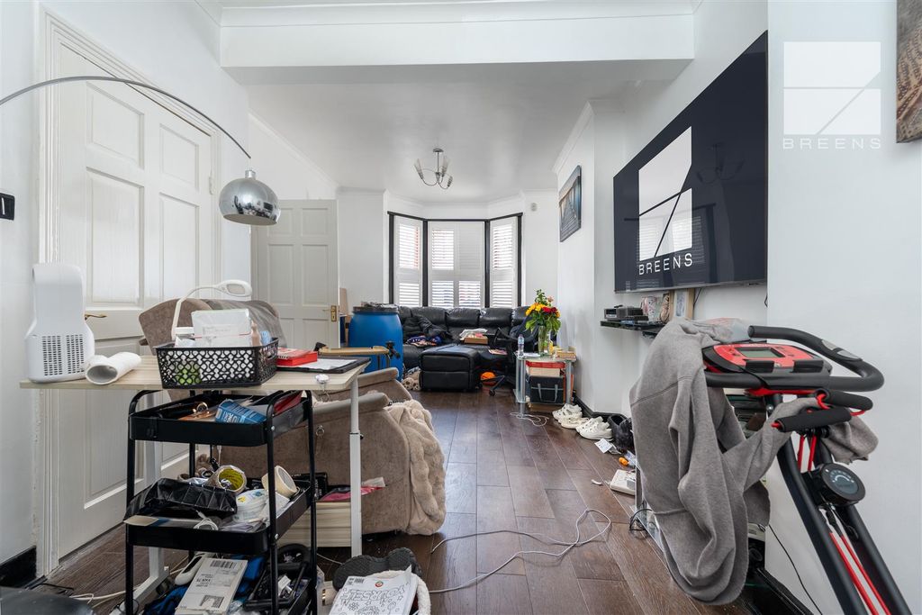 Property photo 3 of 34 26 Leasownes Road_0004.Jpg