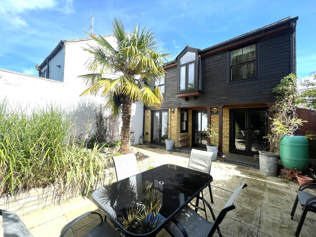 Property photo 1 of 19 Img_4270