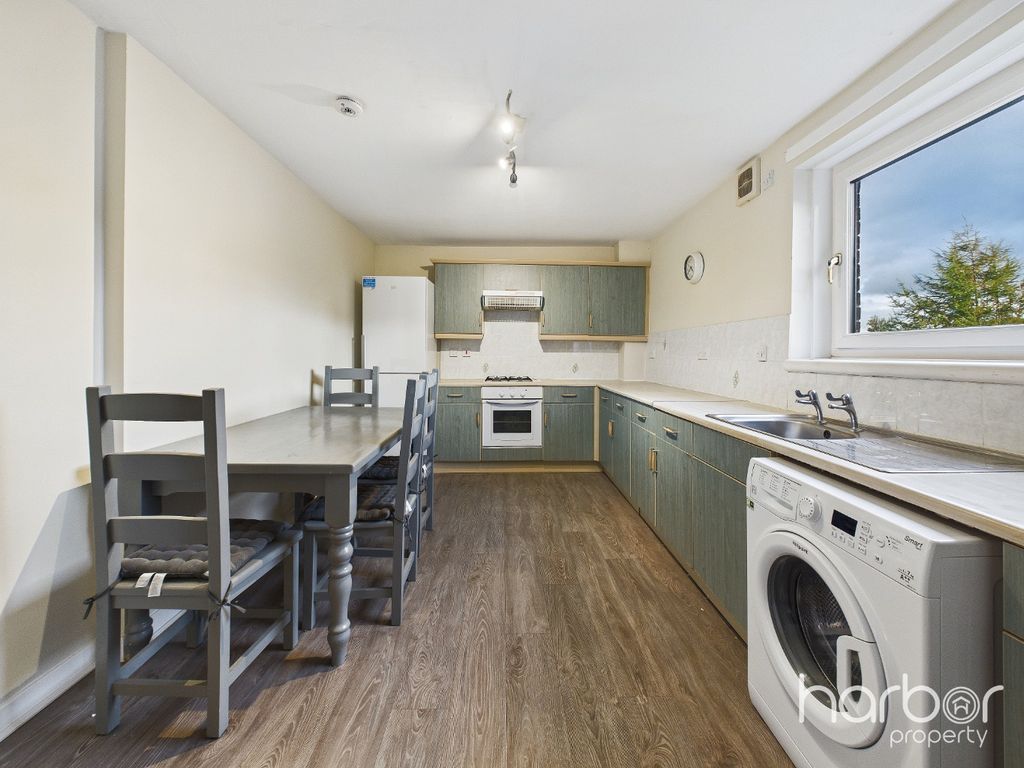 Property photo 3 of 13 4587197