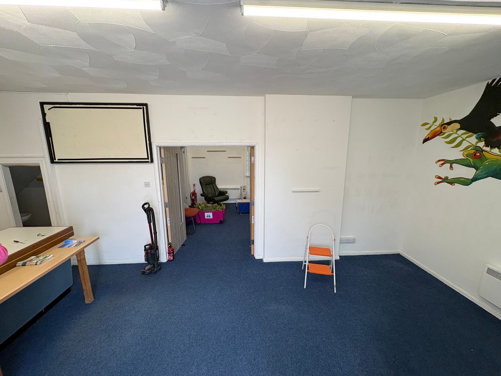 Property photo 3 of 6