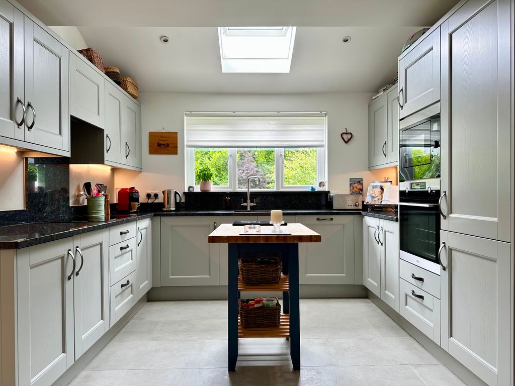 Property photo 2 of 29