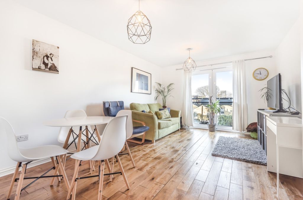 Property photo 1 of 6 565523 (4)