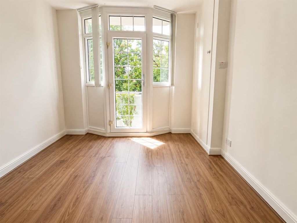 Property photo 2 of 7 B8Fcb92c-0cd7-448A-A6Ca-Bf89332300A7.Png