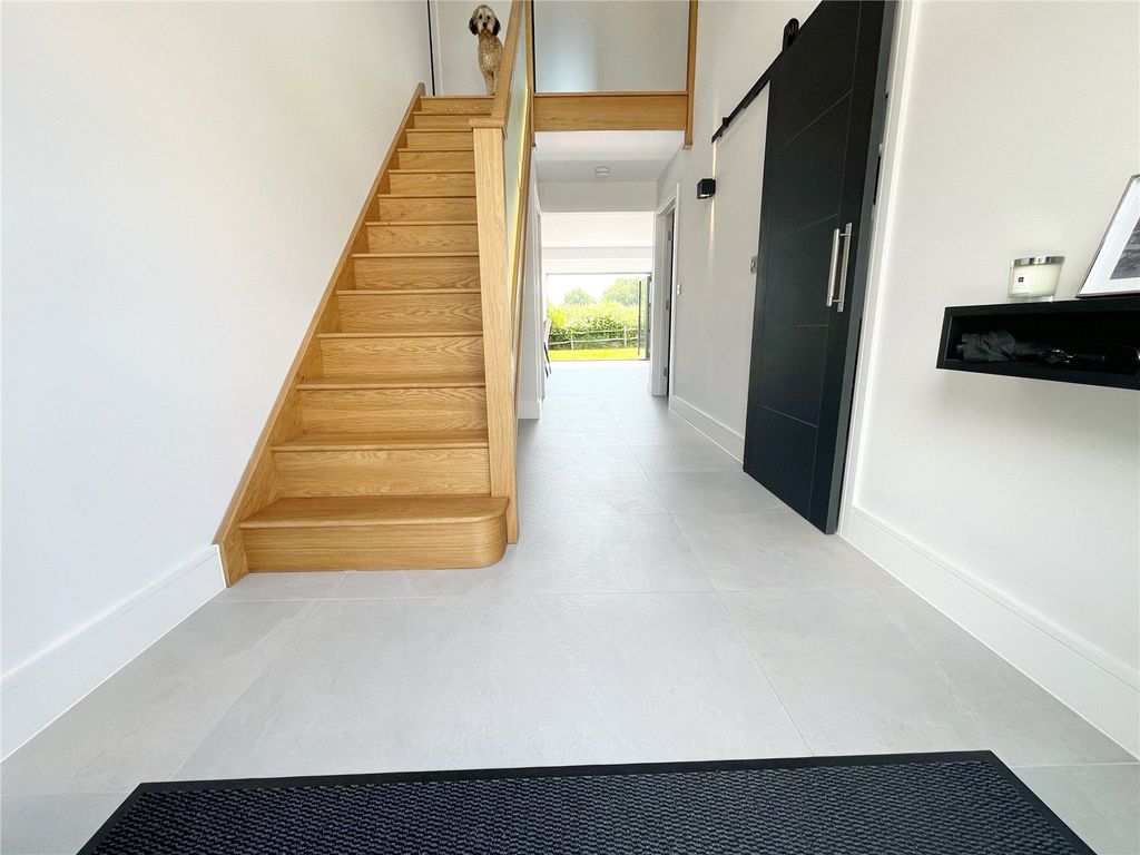 Property photo 3 of 33 Picture No. 03