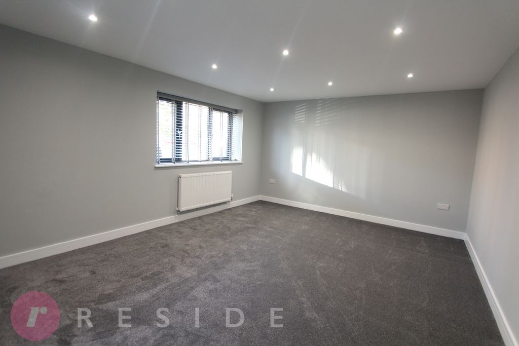 Property photo 2 of 16 Lounge