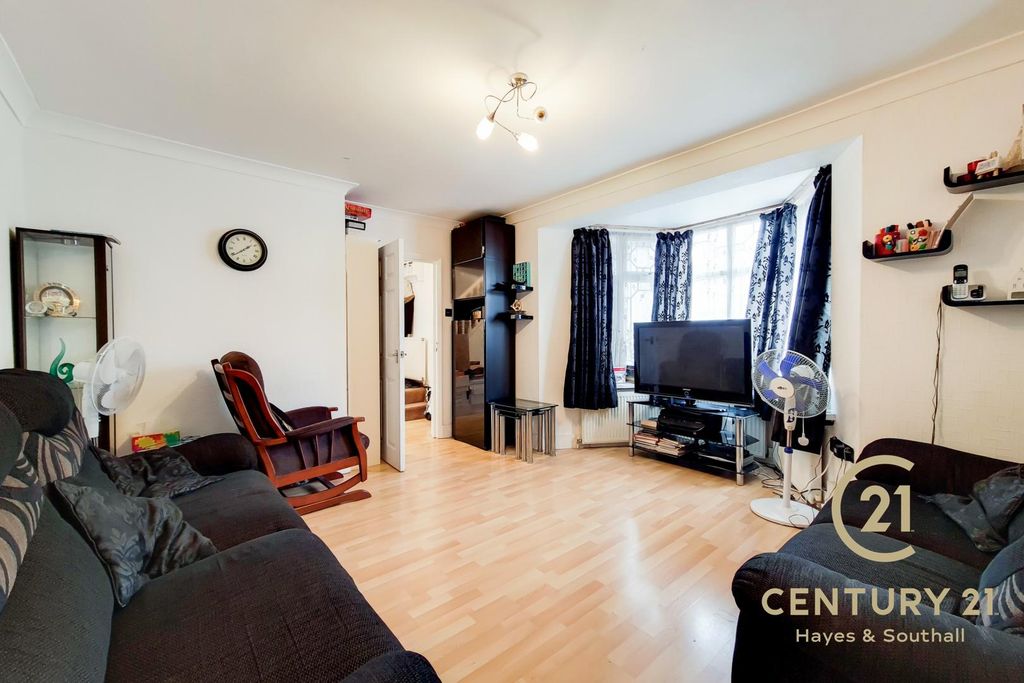 Property photo 2 of 12