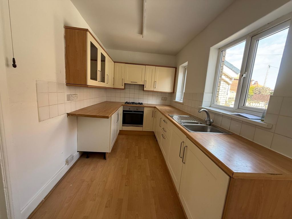 Property photo 3 of 14 049F9125-Bb87-4d99-8A80-Fbfe8Daa7E4c